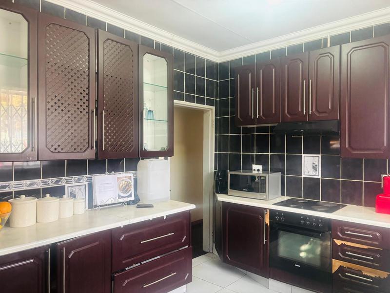 To Let 3 Bedroom Property for Rent in Creswell Park Gauteng