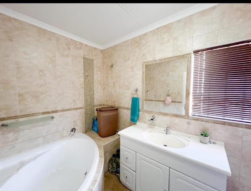 4 Bedroom Property for Sale in Bartlett Gauteng