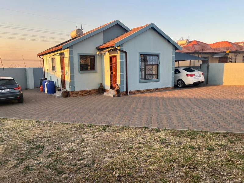3 Bedroom Property for Sale in Blue Hills Gauteng