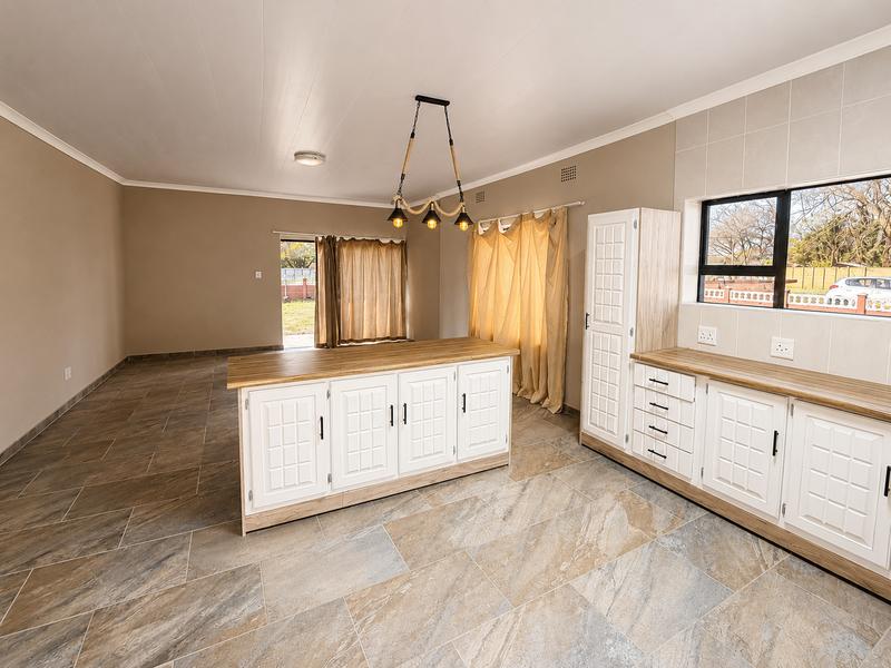 5 Bedroom Property for Sale in Three Rivers Gauteng