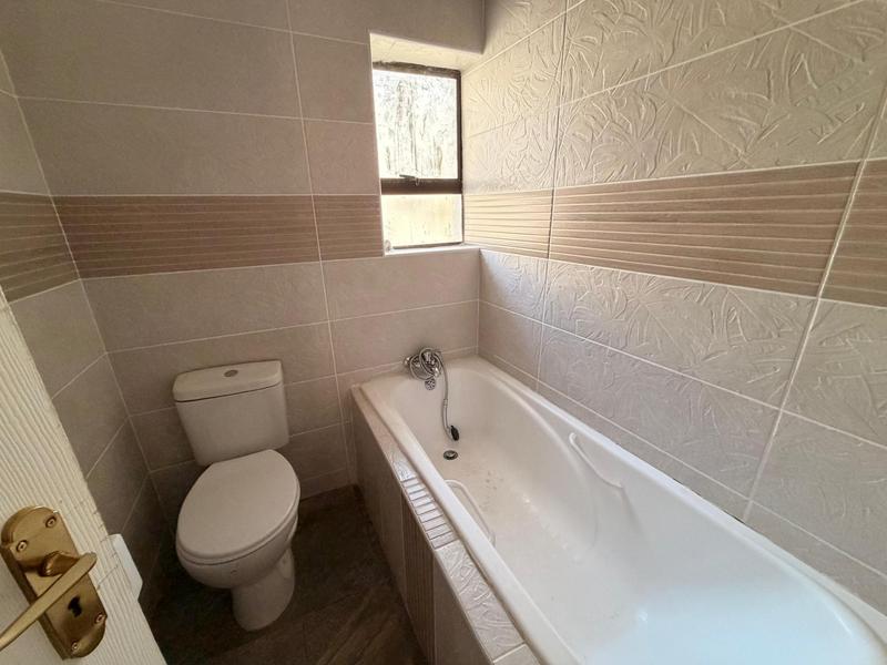 5 Bedroom Property for Sale in Three Rivers Gauteng