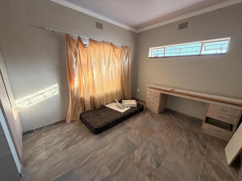 5 Bedroom Property for Sale in Three Rivers Gauteng