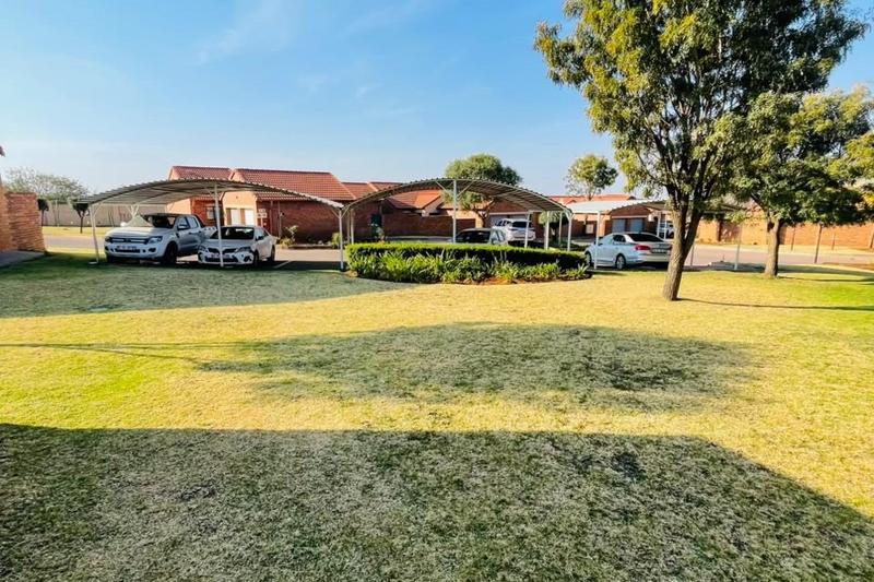 To Let 2 Bedroom Property for Rent in Monavoni Gauteng