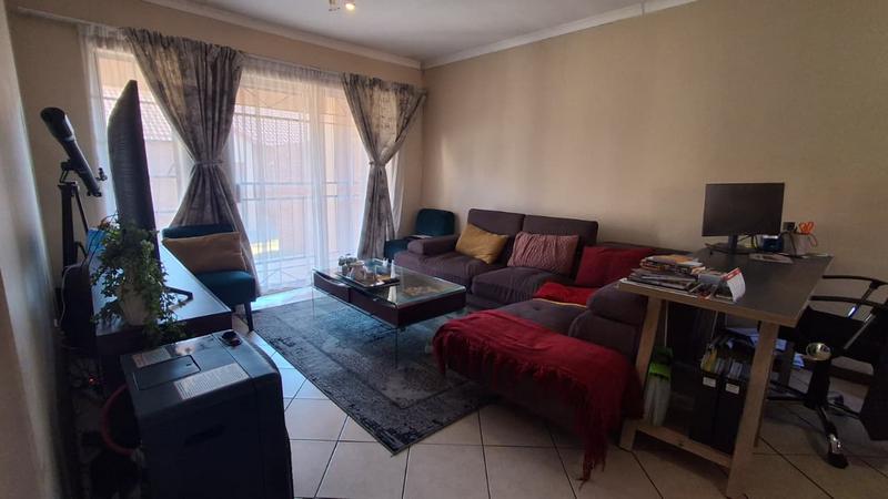 To Let 2 Bedroom Property for Rent in Monavoni Gauteng