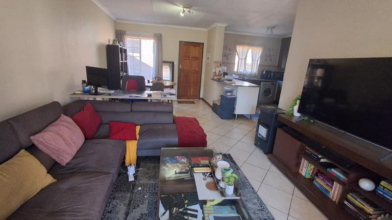 To Let 2 Bedroom Property for Rent in Monavoni Gauteng