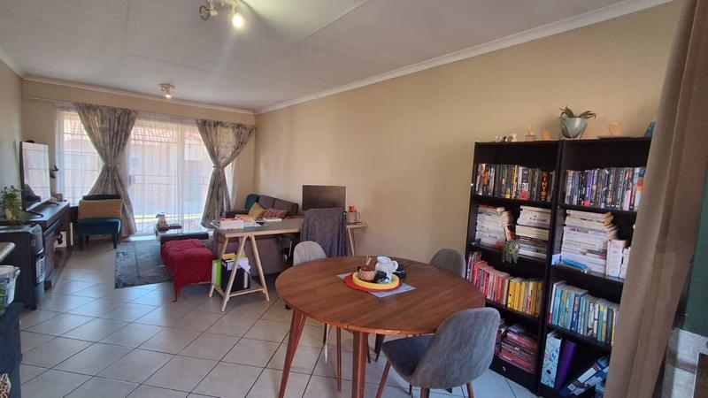 To Let 2 Bedroom Property for Rent in Monavoni Gauteng