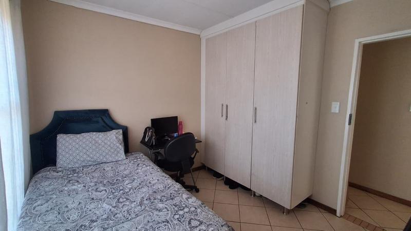 To Let 2 Bedroom Property for Rent in Monavoni Gauteng