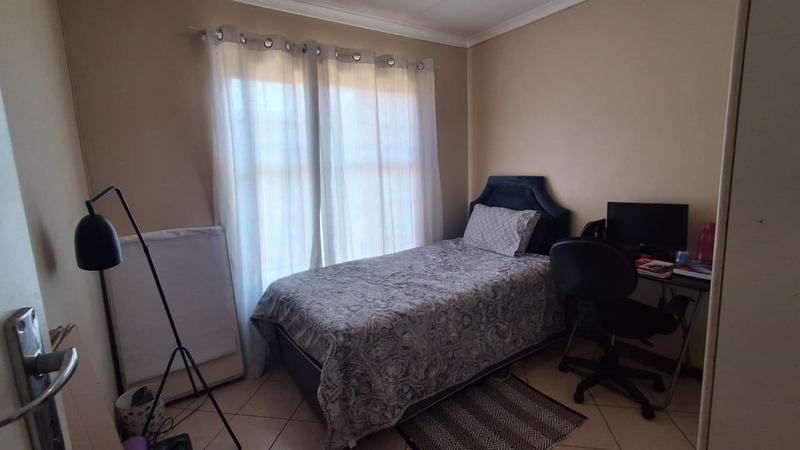 To Let 2 Bedroom Property for Rent in Monavoni Gauteng