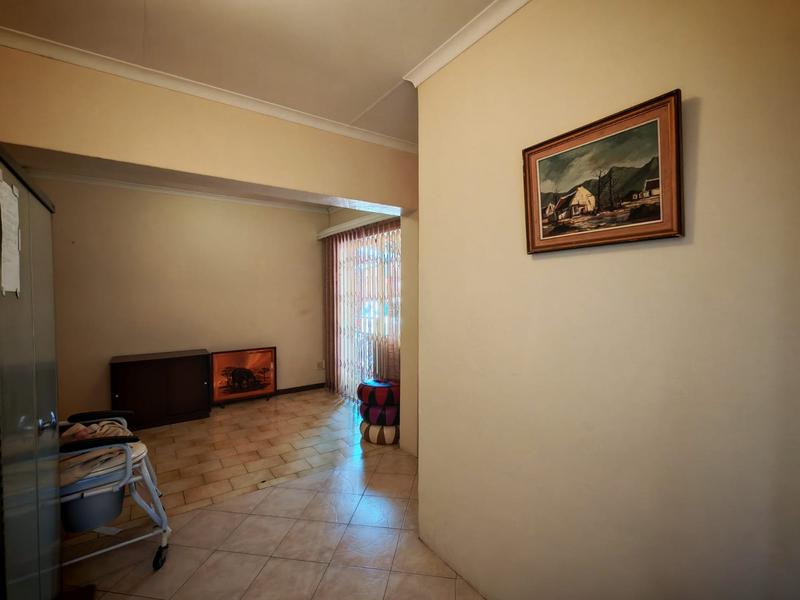 To Let 4 Bedroom Property for Rent in Florauna Gauteng