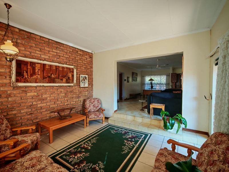 To Let 4 Bedroom Property for Rent in Florauna Gauteng