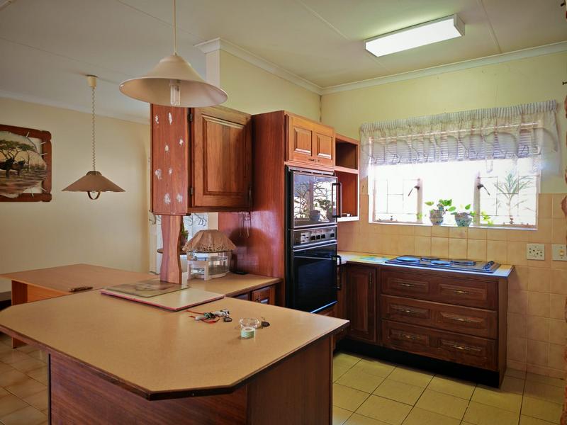 To Let 4 Bedroom Property for Rent in Florauna Gauteng