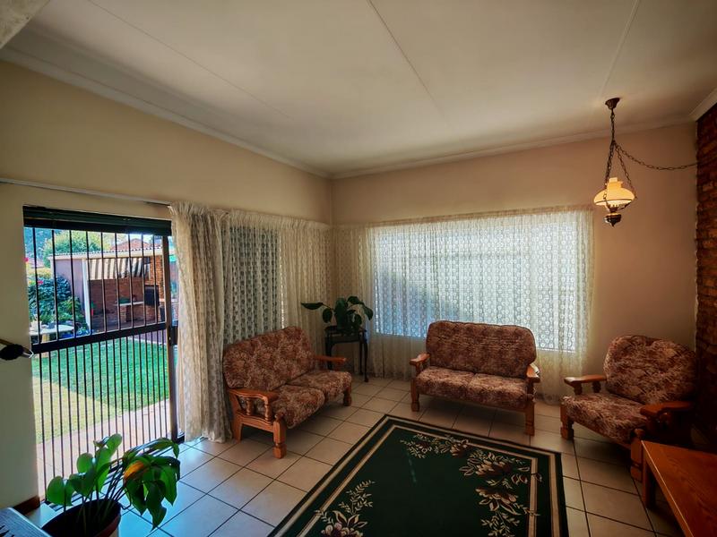 To Let 4 Bedroom Property for Rent in Florauna Gauteng