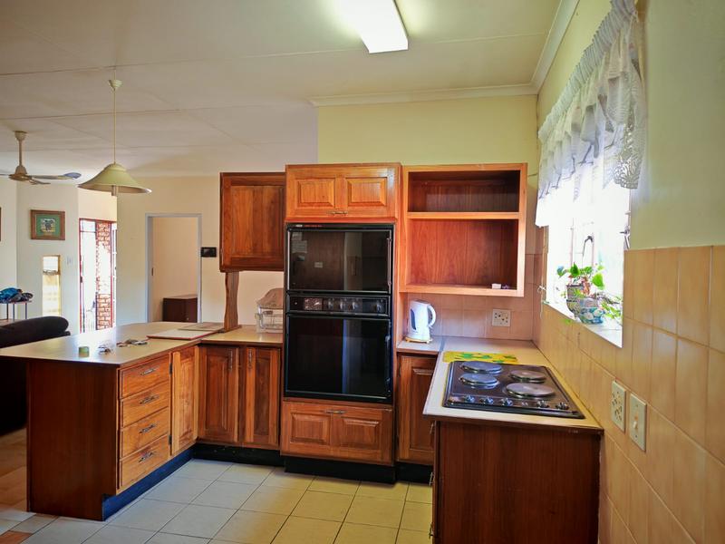 To Let 4 Bedroom Property for Rent in Florauna Gauteng