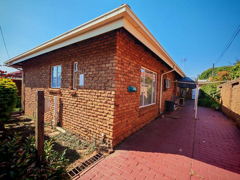To Let 4 Bedroom Property for Rent in Florauna Gauteng