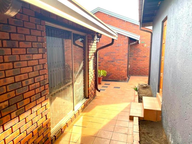 To Let 3 Bedroom Property for Rent in Pimville Gauteng