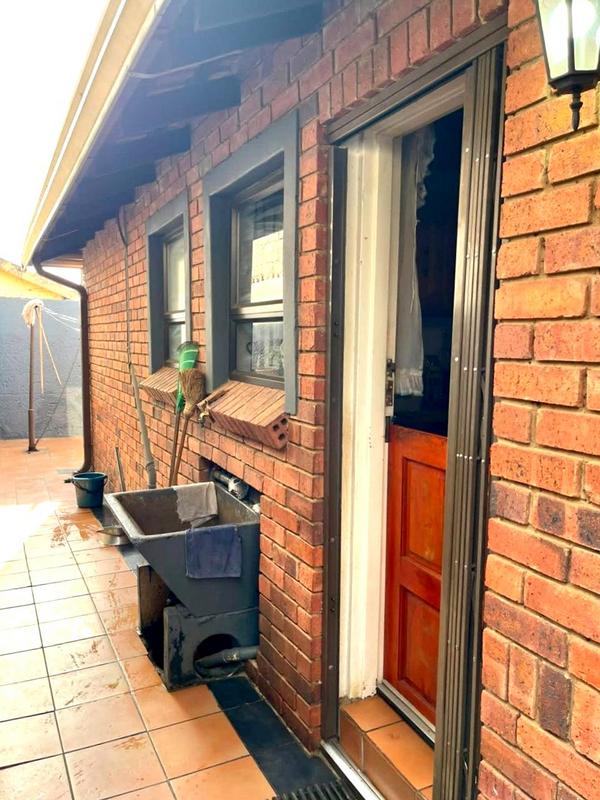 To Let 3 Bedroom Property for Rent in Pimville Gauteng