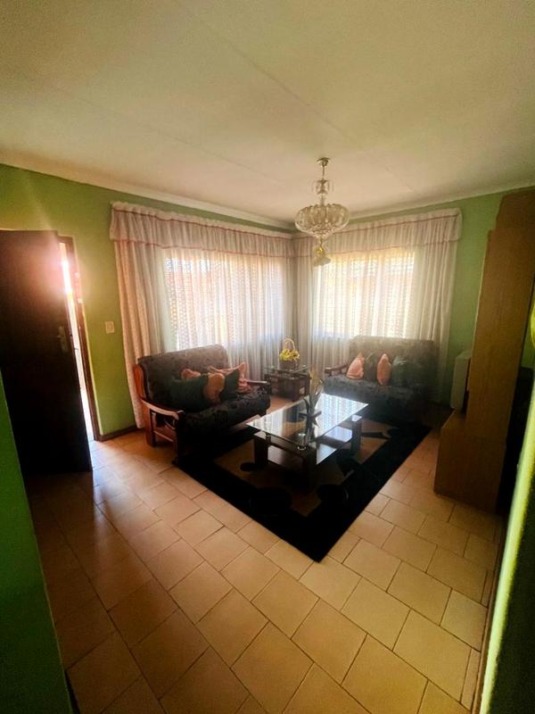 3 Bedroom Property for Sale in Protea North Gauteng