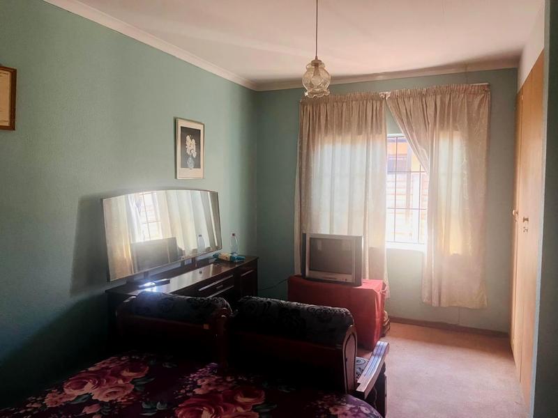 3 Bedroom Property for Sale in Protea North Gauteng