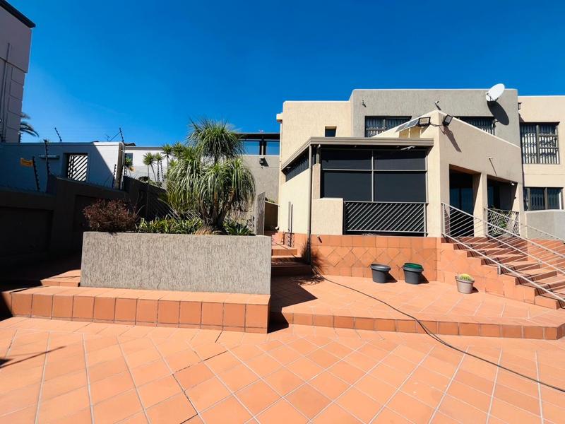 4 Bedroom Property for Sale in Bassonia Gauteng