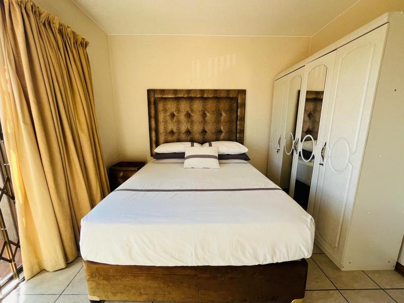 4 Bedroom Property for Sale in Bassonia Gauteng