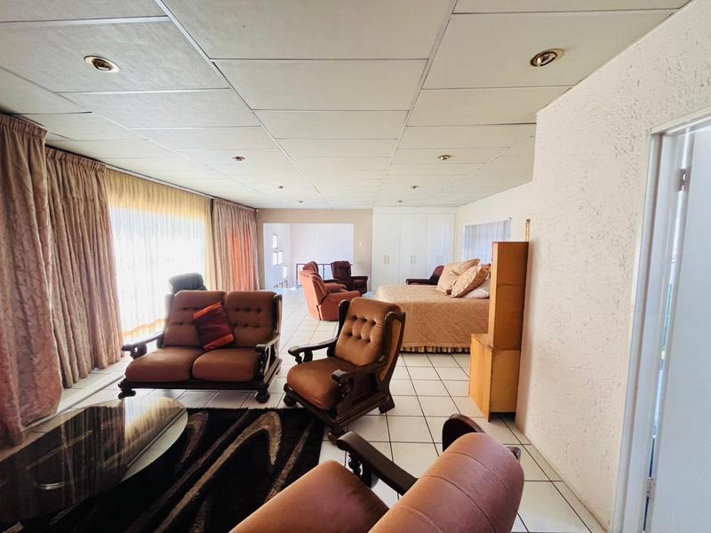 4 Bedroom Property for Sale in Bassonia Gauteng