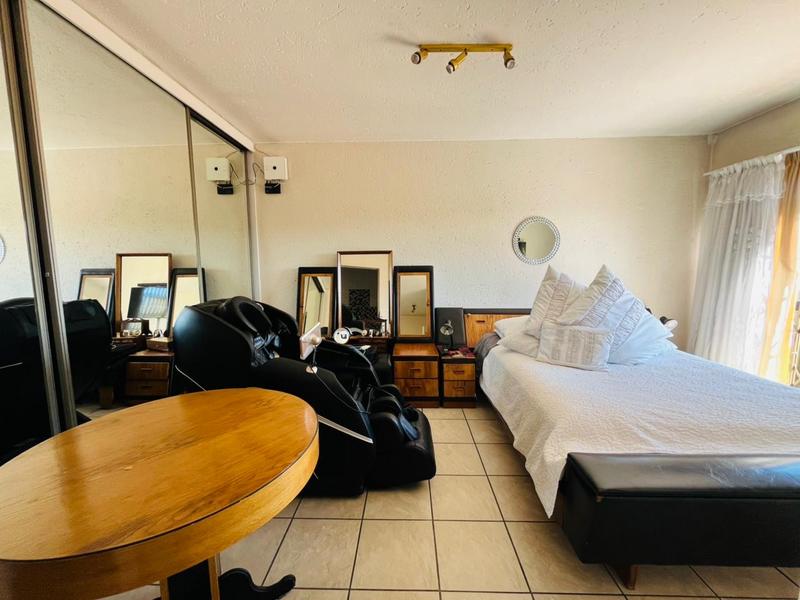 4 Bedroom Property for Sale in Bassonia Gauteng