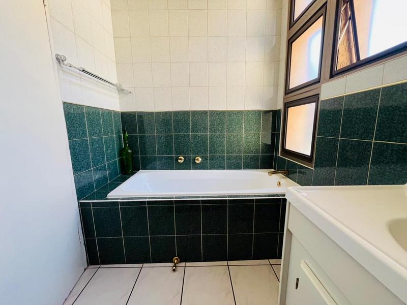 4 Bedroom Property for Sale in Bassonia Gauteng