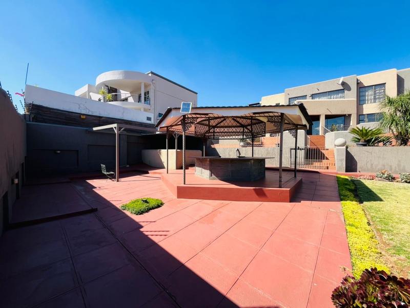 4 Bedroom Property for Sale in Bassonia Gauteng