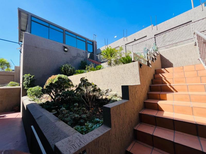 4 Bedroom Property for Sale in Bassonia Gauteng