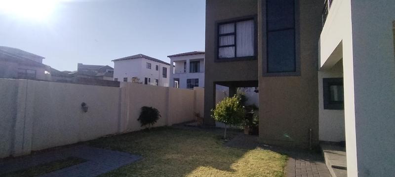 To Let 4 Bedroom Property for Rent in Wildtuinpark Gauteng