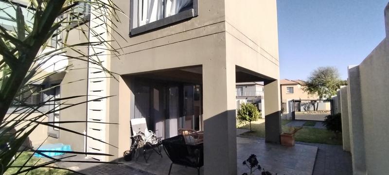 To Let 4 Bedroom Property for Rent in Wildtuinpark Gauteng