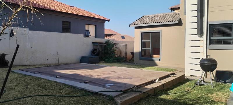 To Let 4 Bedroom Property for Rent in Wildtuinpark Gauteng