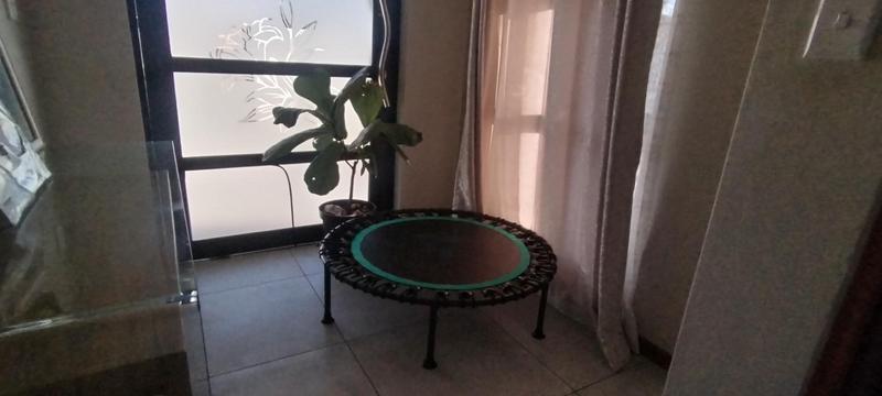 To Let 4 Bedroom Property for Rent in Wildtuinpark Gauteng