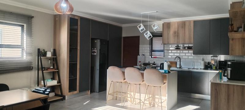 To Let 4 Bedroom Property for Rent in Wildtuinpark Gauteng
