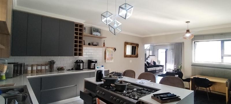 To Let 4 Bedroom Property for Rent in Wildtuinpark Gauteng