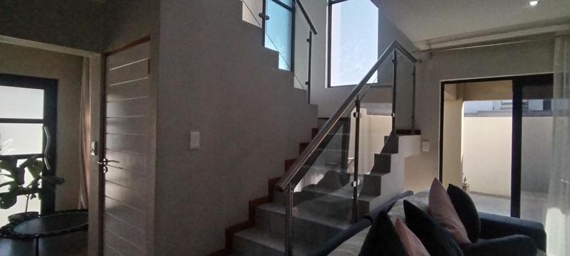 To Let 4 Bedroom Property for Rent in Wildtuinpark Gauteng