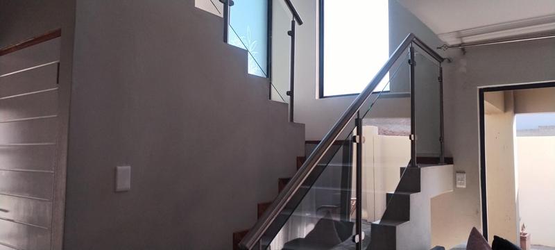 To Let 4 Bedroom Property for Rent in Wildtuinpark Gauteng