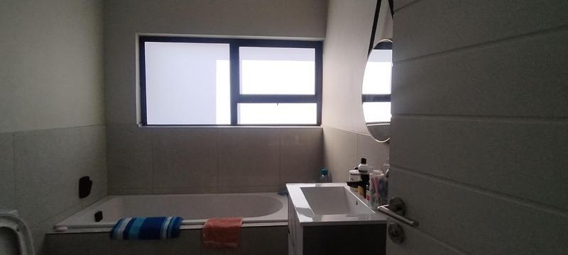 To Let 4 Bedroom Property for Rent in Wildtuinpark Gauteng
