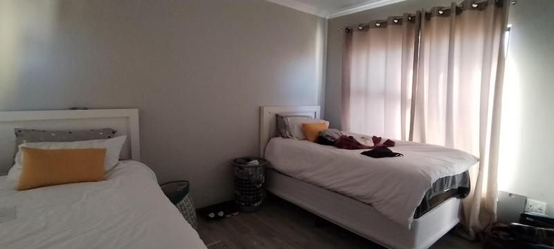To Let 4 Bedroom Property for Rent in Wildtuinpark Gauteng