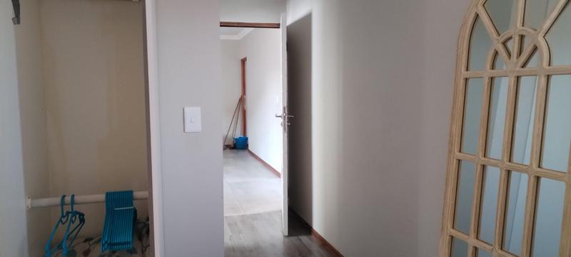 To Let 4 Bedroom Property for Rent in Wildtuinpark Gauteng