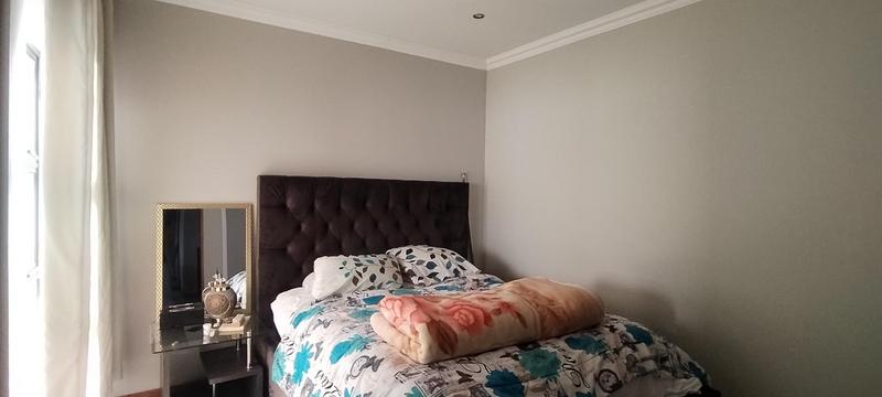To Let 4 Bedroom Property for Rent in Wildtuinpark Gauteng