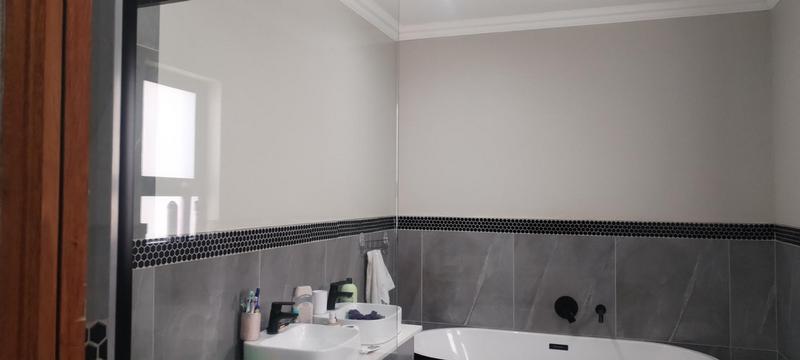 To Let 4 Bedroom Property for Rent in Wildtuinpark Gauteng