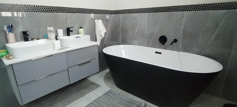 To Let 4 Bedroom Property for Rent in Wildtuinpark Gauteng