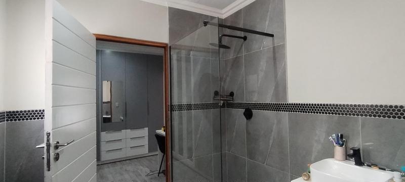 To Let 4 Bedroom Property for Rent in Wildtuinpark Gauteng