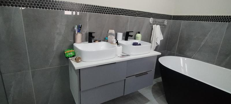 To Let 4 Bedroom Property for Rent in Wildtuinpark Gauteng