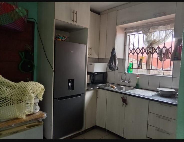 3 Bedroom Property for Sale in Clayville Gauteng