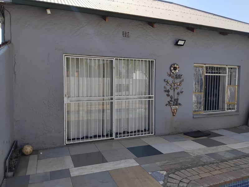 4 Bedroom Property for Sale in Malvern East Gauteng