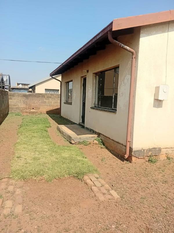2 Bedroom Property for Sale in Naledi Gauteng