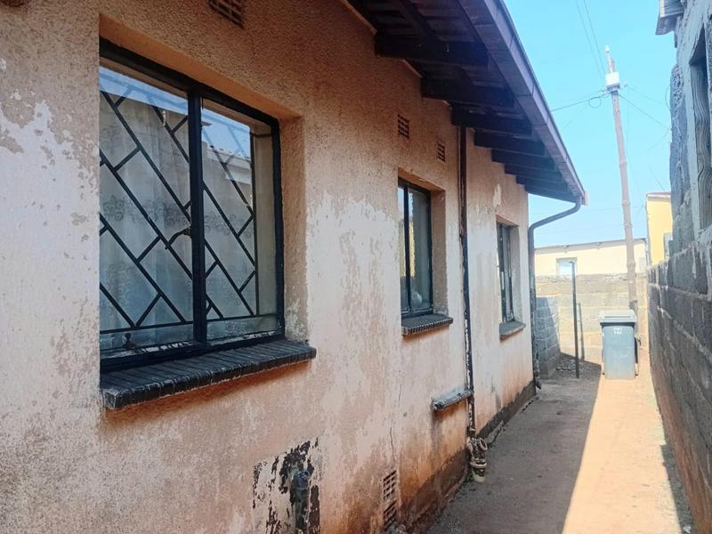 2 Bedroom Property for Sale in Naledi Gauteng
