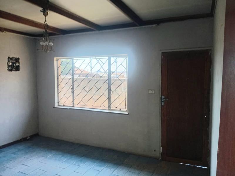 2 Bedroom Property for Sale in Naledi Gauteng